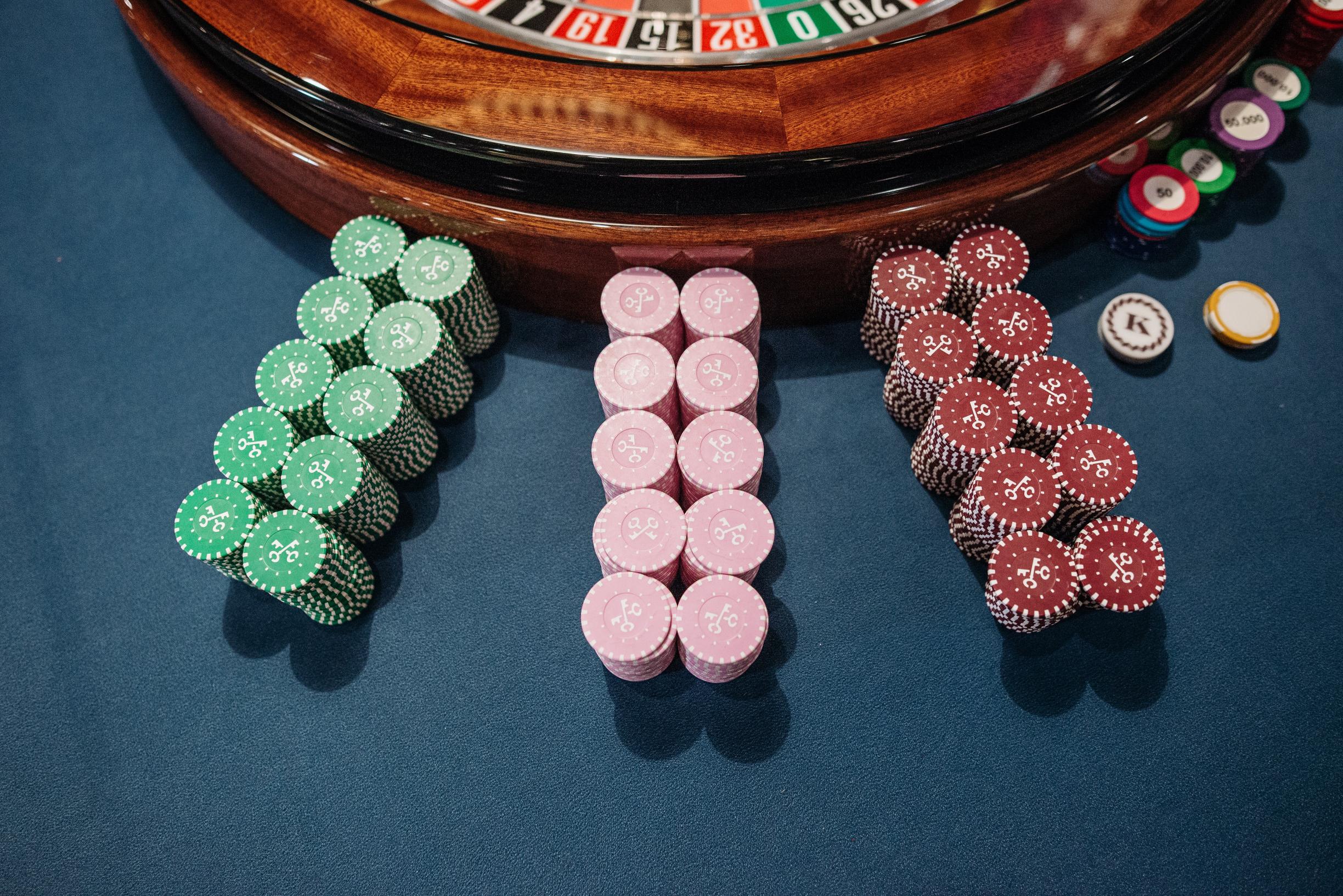How to manage your money when gambling at a casino